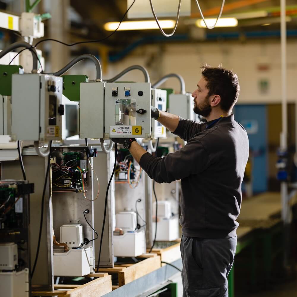 Icematic - Processo di produzione di macchine professionali per il ghiaccio